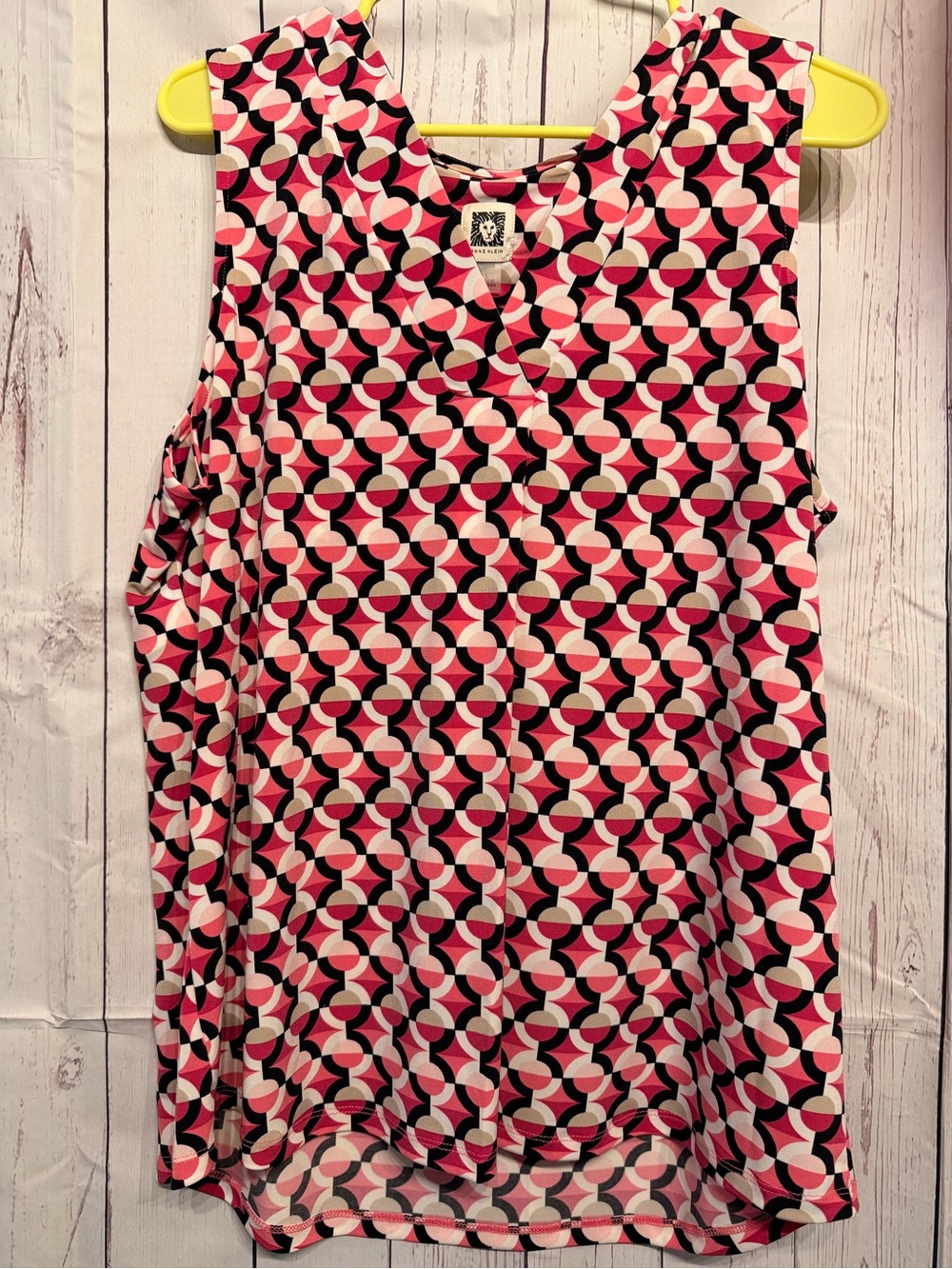 Anne Klein Pink and Black Geometric Sleeveless Camisole